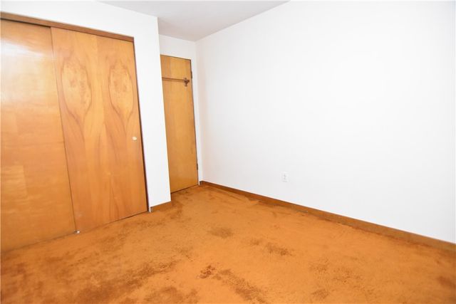 1150 Vivjon Dr, West Homestead, PA 15120