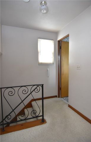 1150 Vivjon Dr, West Homestead, PA 15120