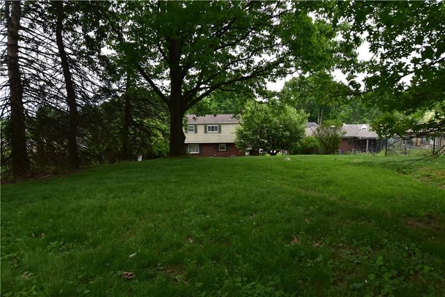 1150 Vivjon Dr, West Homestead, PA 15120