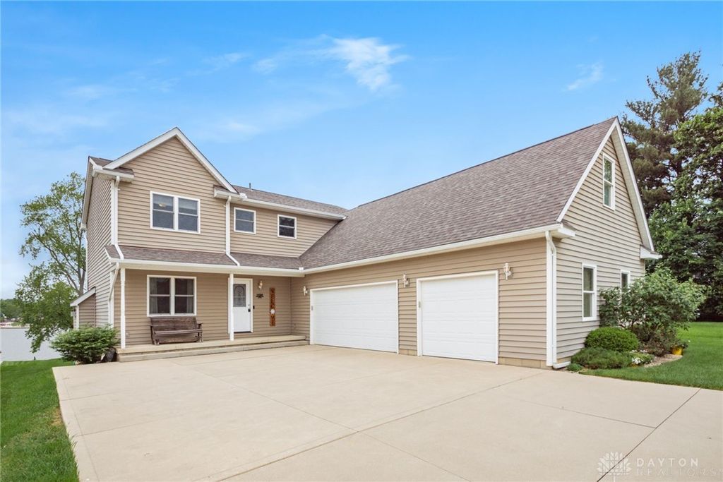 1380 E Choctaw Drive, London, OH 43140