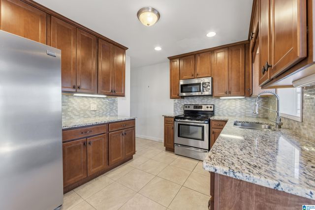 5956 CRESTWOOD CIRCLE, Birmingham, AL 35212