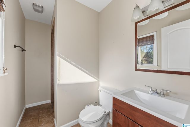 5956 CRESTWOOD CIRCLE, Birmingham, AL 35212