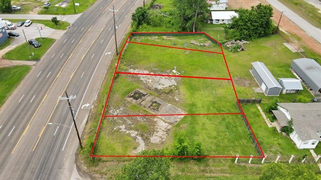 1300 N Washington Avenue, Cleveland, TX 77327