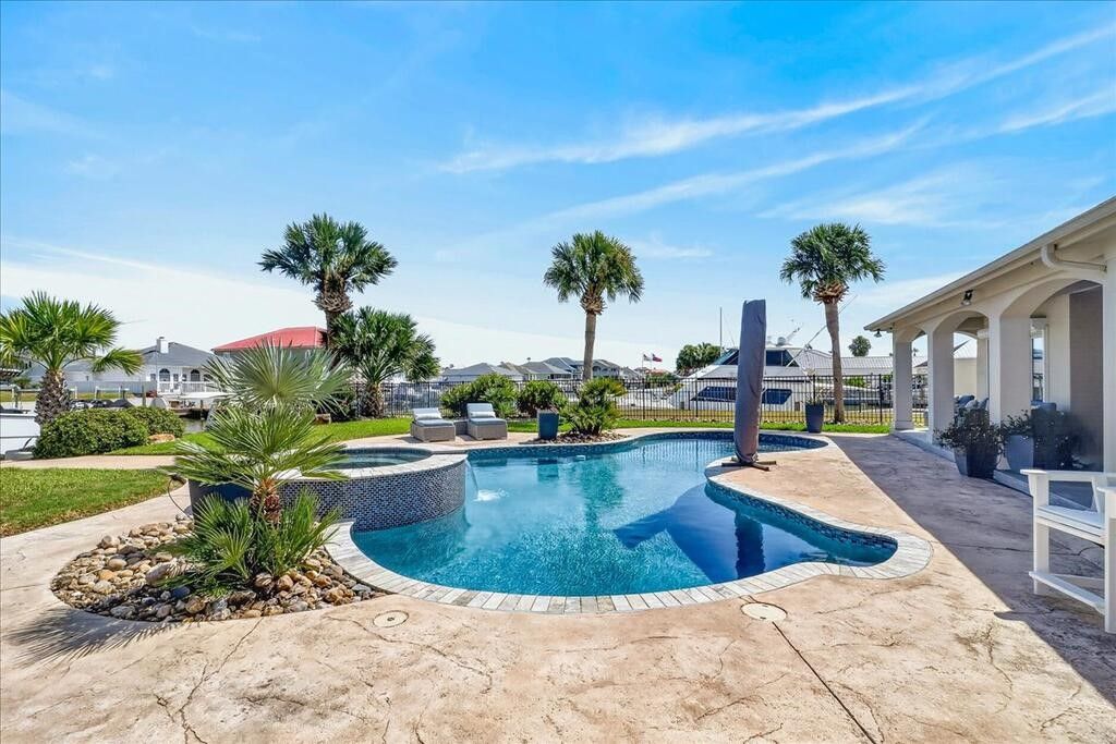 313 Porpoise Dr, Aransas Pass, TX 78336 — photo 4