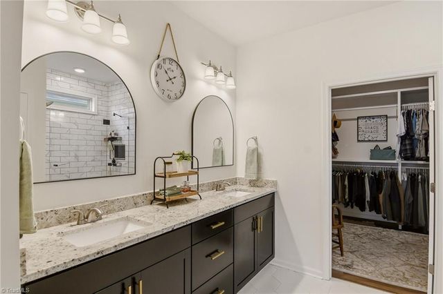 5138 Garnet Hill Drive, Clemmons, NC 27012