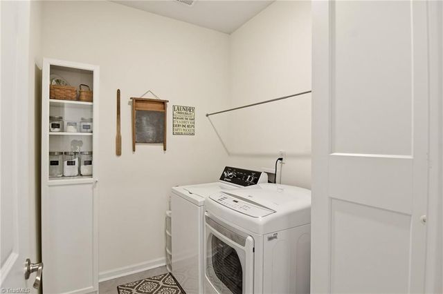 5138 Garnet Hill Drive, Clemmons, NC 27012