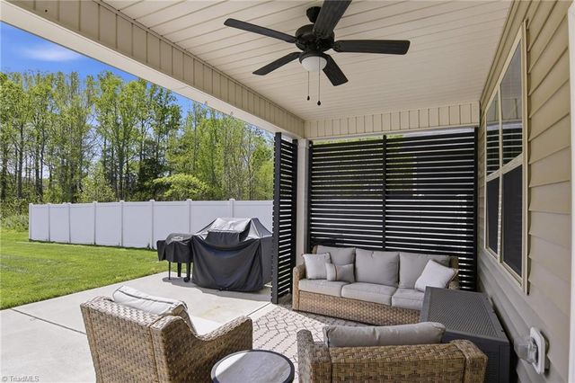 5138 Garnet Hill Drive, Clemmons, NC 27012