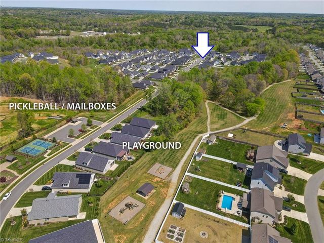 5138 Garnet Hill Drive, Clemmons, NC 27012