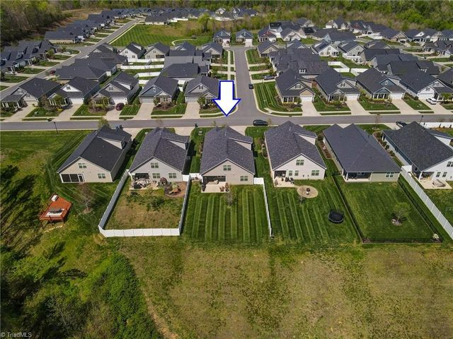 5138 Garnet Hill Drive, Clemmons, NC 27012