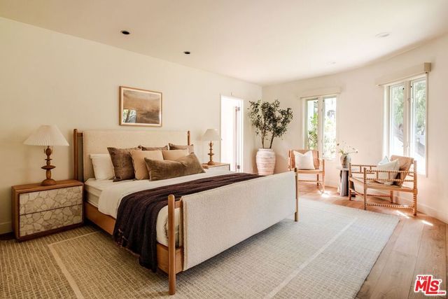 331 N Kilkea Drive, Los Angeles, CA 90048