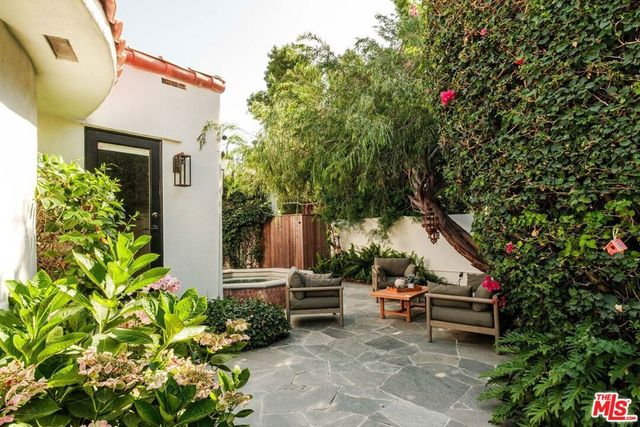 331 N Kilkea Drive, Los Angeles, CA 90048