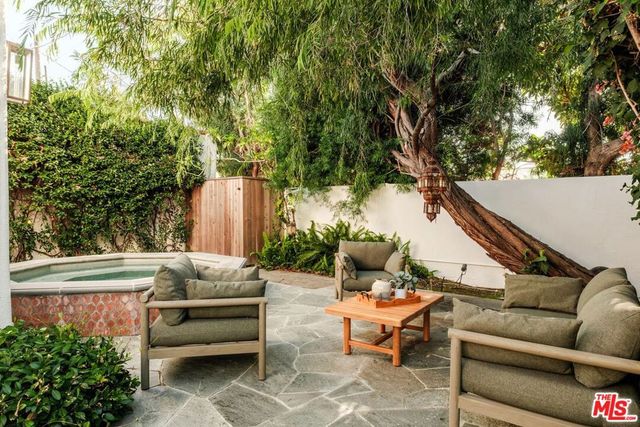 331 N Kilkea Drive, Los Angeles, CA 90048