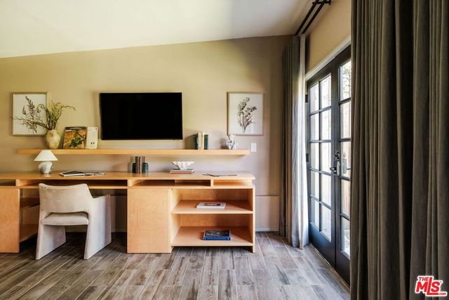 331 N Kilkea Drive, Los Angeles, CA 90048