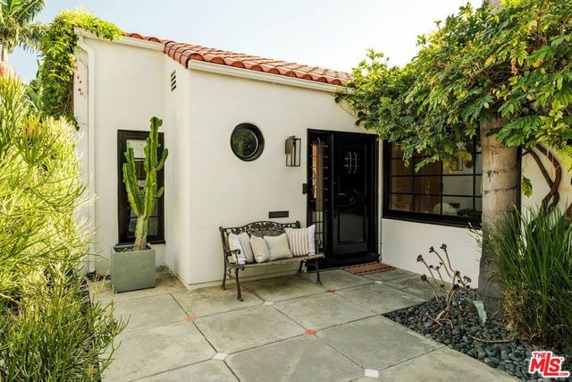 331 N Kilkea Drive, Los Angeles, CA 90048