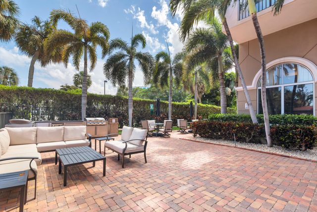 616 Clearwater Park Road 1107, West Palm Beach, FL 33401