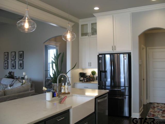 118 Nathan Dr, Chandler, TX 75758