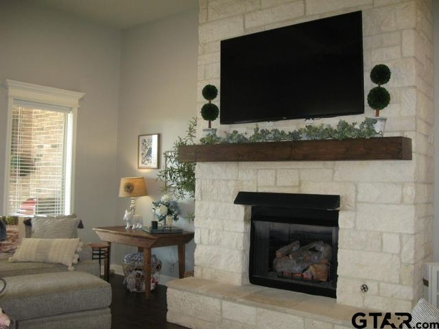 118 Nathan Dr, Chandler, TX 75758