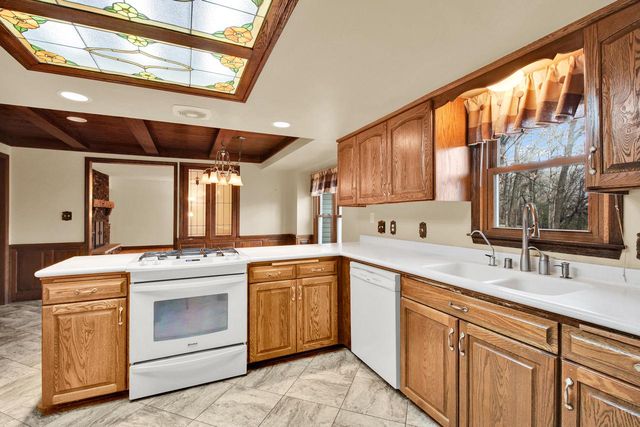 2550 Harmony CIRCLE, Brookfield, WI 53045