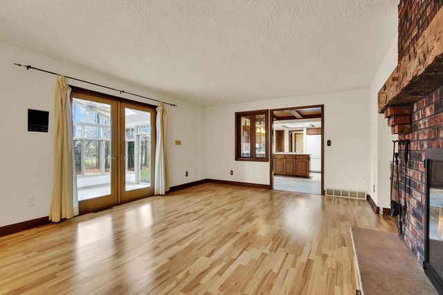 2550 Harmony CIRCLE, Brookfield, WI 53045