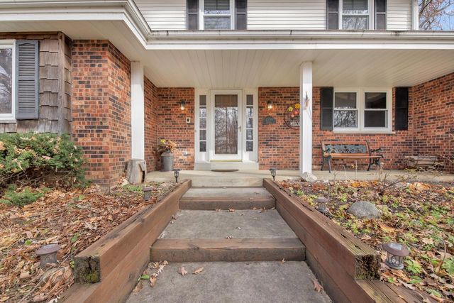 2550 Harmony CIRCLE, Brookfield, WI 53045