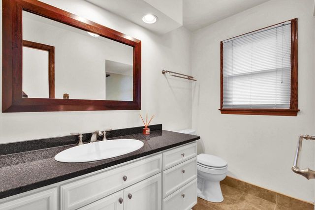 2550 Harmony CIRCLE, Brookfield, WI 53045