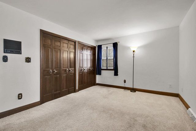 2550 Harmony CIRCLE, Brookfield, WI 53045