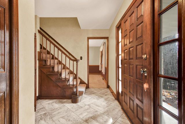 2550 Harmony CIRCLE, Brookfield, WI 53045