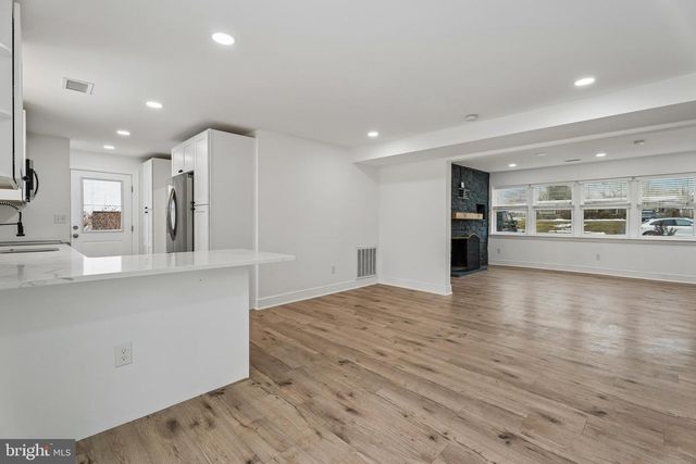 2213 WINDSOR CIR, Broomall, PA 19008