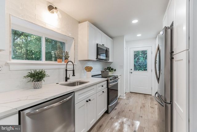 2213 WINDSOR CIR, Broomall, PA 19008