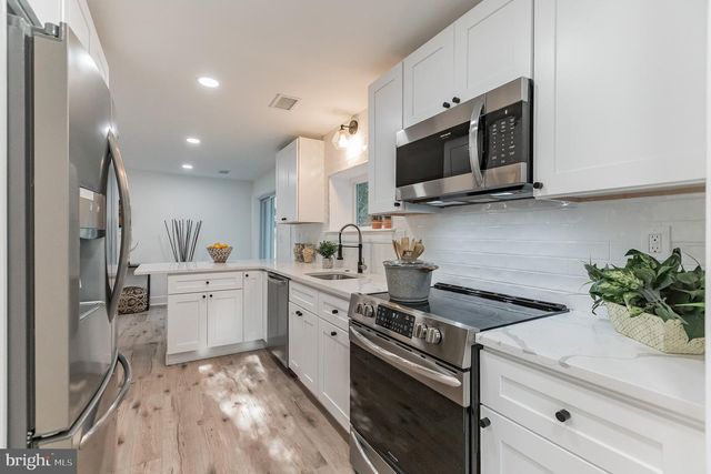 2213 WINDSOR CIR, Broomall, PA 19008