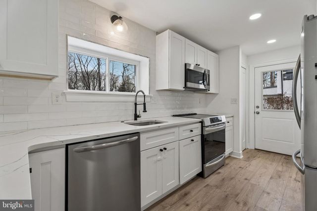 2213 WINDSOR CIR, Broomall, PA 19008