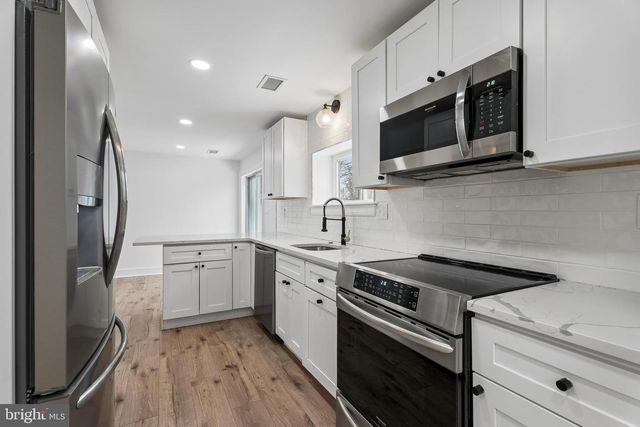 2213 WINDSOR CIR, Broomall, PA 19008