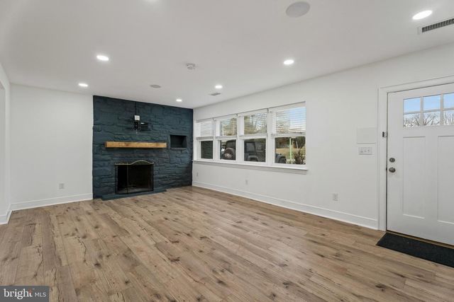 2213 WINDSOR CIR, Broomall, PA 19008