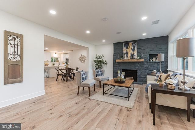 2213 WINDSOR CIR, Broomall, PA 19008