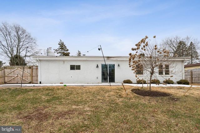 2213 WINDSOR CIR, Broomall, PA 19008