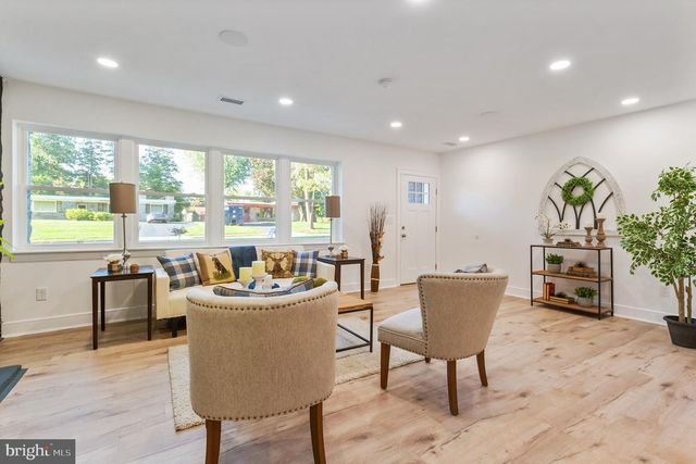 2213 WINDSOR CIR, Broomall, PA 19008