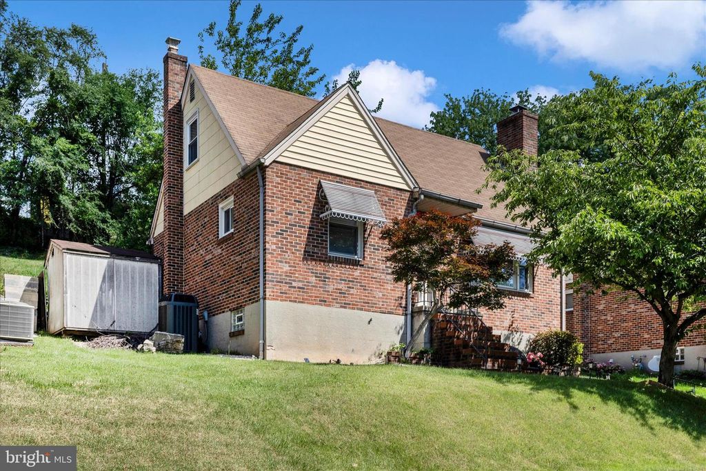 8018 SAGRAMORE RD, Baltimore, MD 21237
