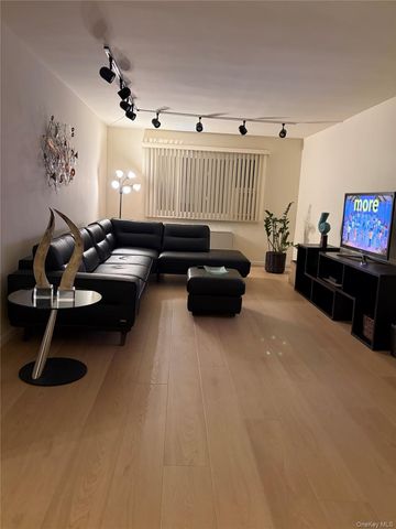 200 Atlantic Avenue 138, Lynbrook, NY 11563