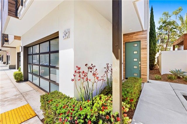 39 Ebb Tide Cir, Newport Beach, CA 92663