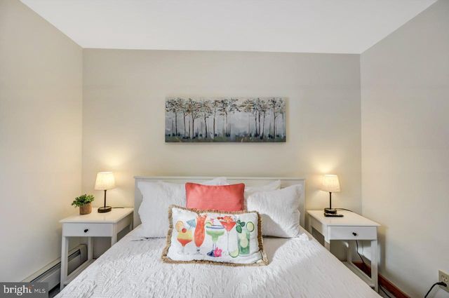 151 S LAKE DR, Lake Harmony, PA 18624