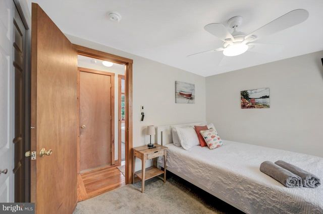 151 S LAKE DR, Lake Harmony, PA 18624