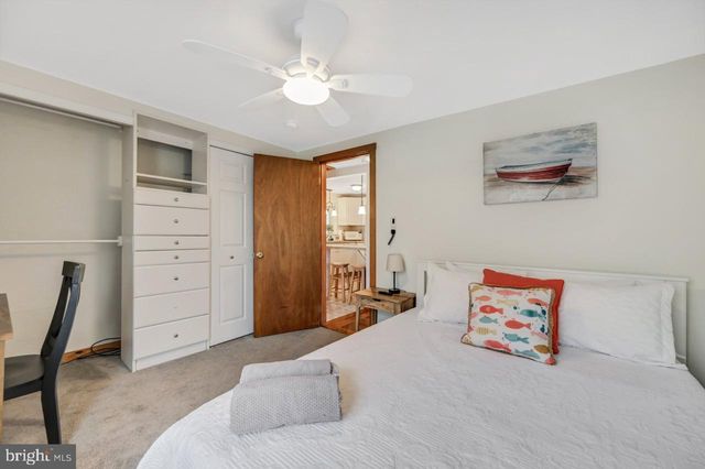 151 S LAKE DR, Lake Harmony, PA 18624