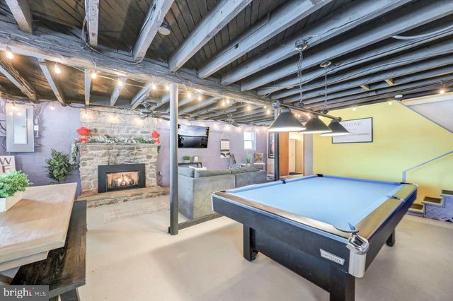 151 S LAKE DR, Lake Harmony, PA 18624