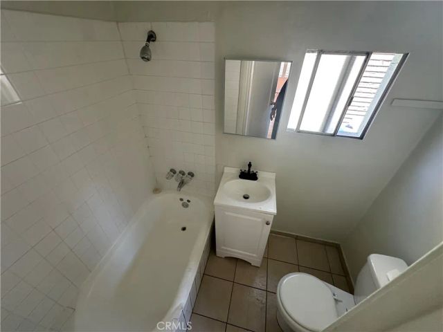 1497 W 27th, Los Angeles, CA 90007
