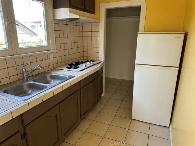 1497 W 27th, Los Angeles, CA 90007