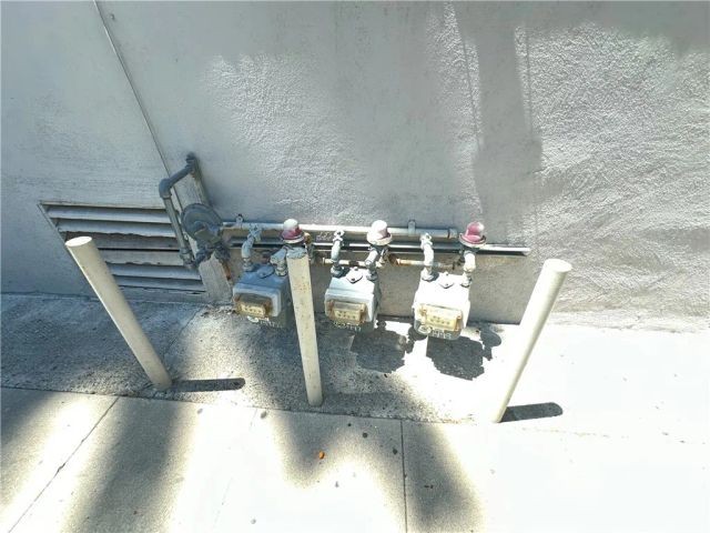 1497 W 27th, Los Angeles, CA 90007