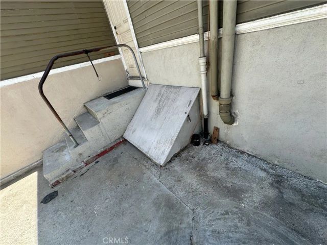 1497 W 27th, Los Angeles, CA 90007