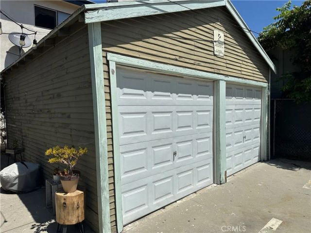 1497 W 27th, Los Angeles, CA 90007