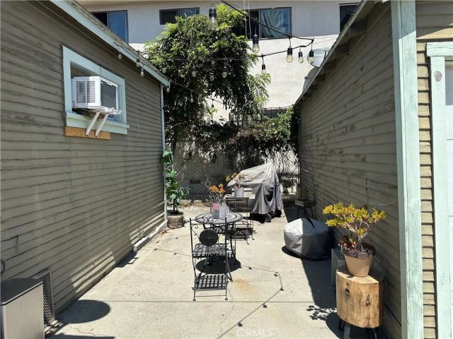 1497 W 27th, Los Angeles, CA 90007