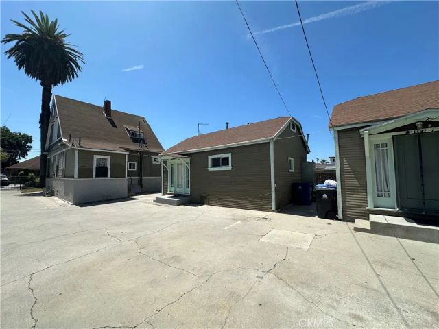 1497 W 27th, Los Angeles, CA 90007